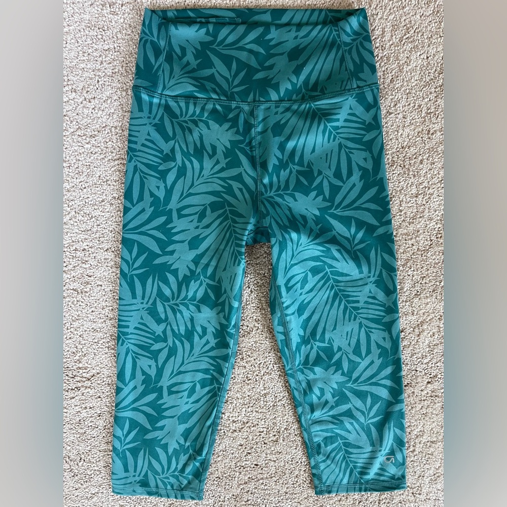 GAP High Rise Cropped Leggings size M